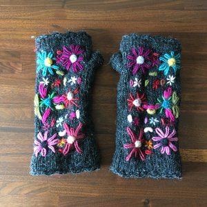 Gray Wool Hand Warmers / Fingerless Gloves with Flowers